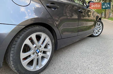 Хэтчбек BMW 1 Series 2006 в 