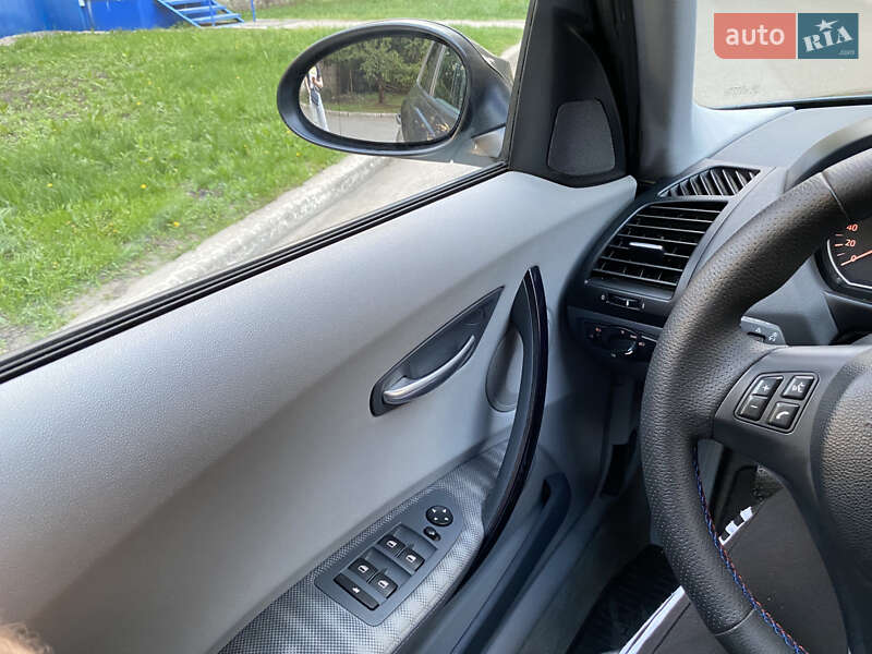 Хетчбек BMW 1 Series 2006 в Зміїві