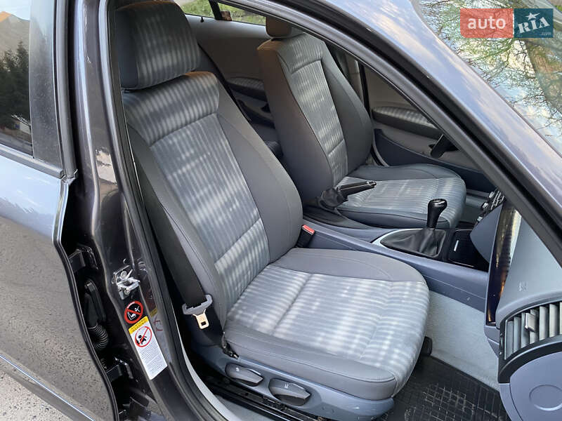 Хетчбек BMW 1 Series 2006 в Зміїві