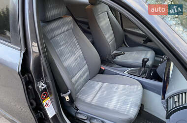Хэтчбек BMW 1 Series 2006 в 