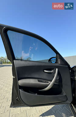 Хэтчбек BMW 1 Series 2006 в 