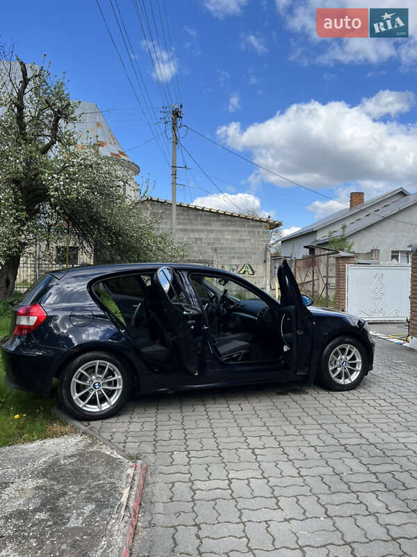 Хэтчбек BMW 1 Series 2005 в Ивано-Франковске