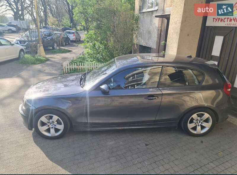 Хетчбек BMW 1 Series 2007 в Ужгороді