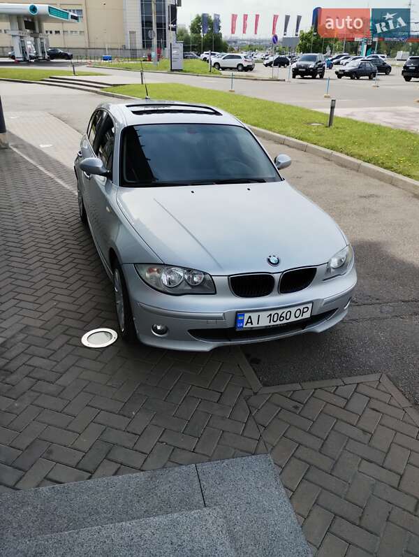 Хэтчбек BMW 1 Series 2005 в Киеве
