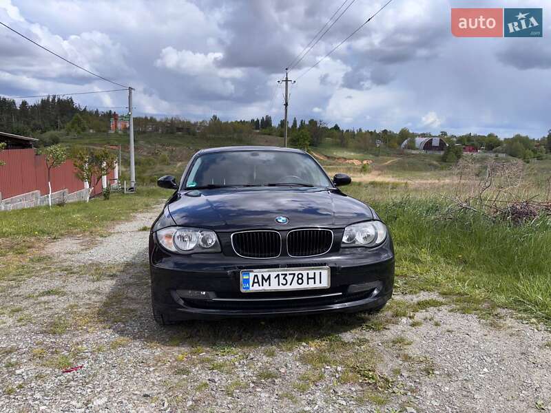 Хетчбек BMW 1 Series 2009 в Радомишлі