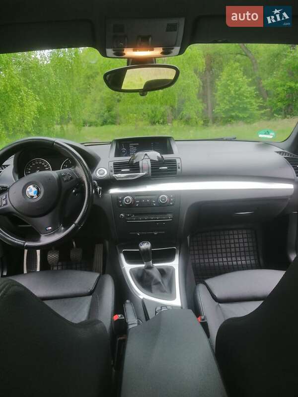 Хэтчбек BMW 1 Series 2009 в Буче