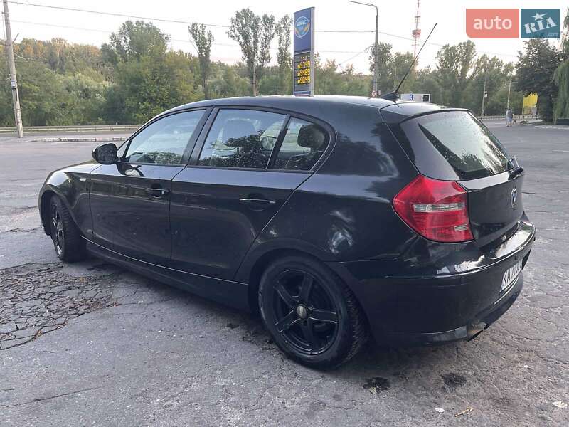 Хетчбек BMW 1 Series 2010 в Києві