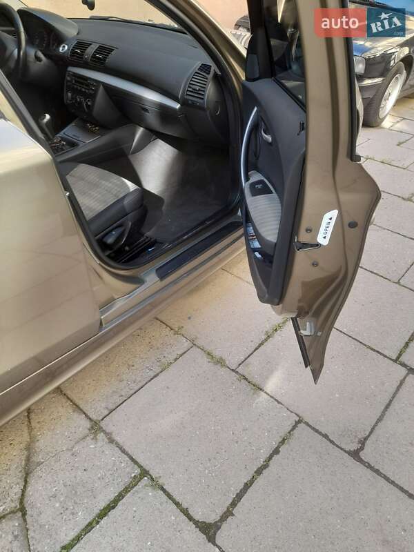 Хэтчбек BMW 1 Series 2006 в Одессе фото 12 Хэтчбек BMW 1 Series 2006 в Одессе