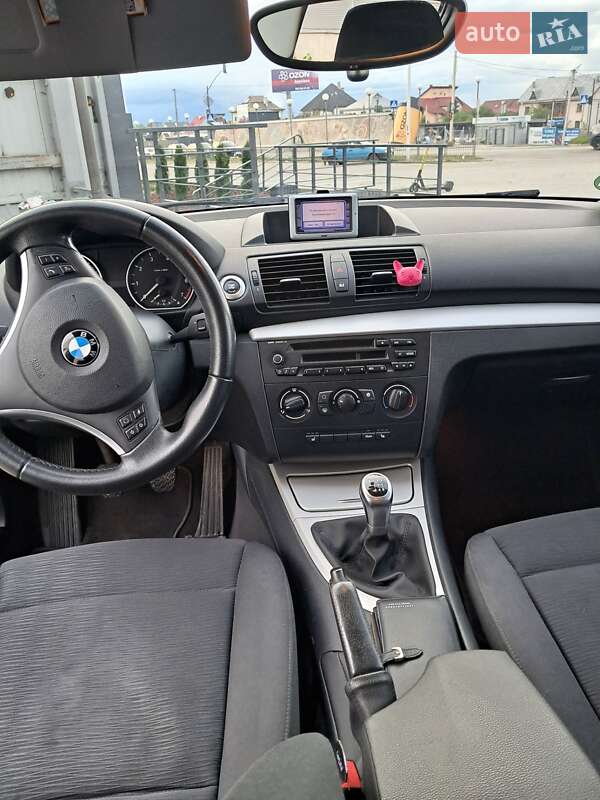 Хэтчбек BMW 1 Series 2010 в Ивано-Франковске