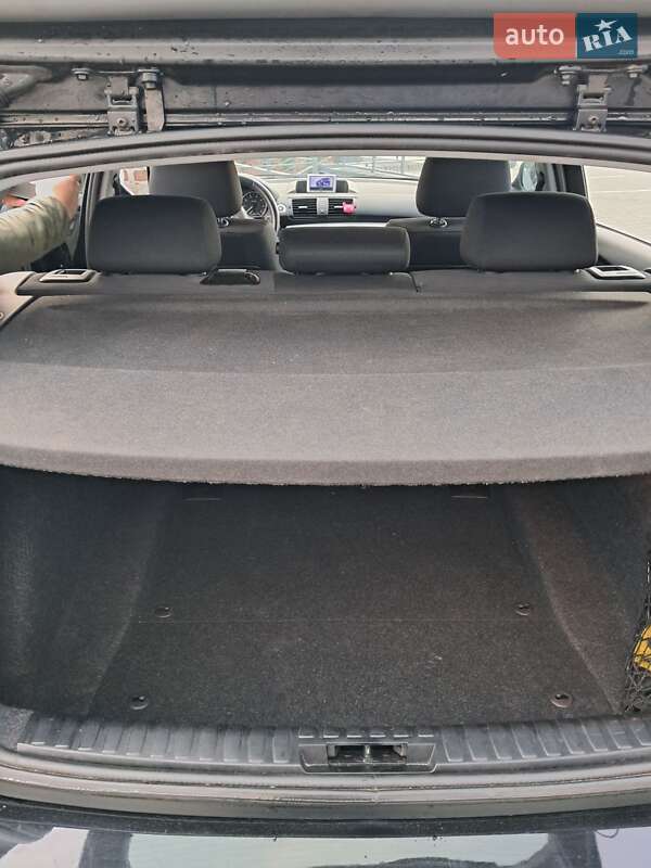 Хэтчбек BMW 1 Series 2010 в Ивано-Франковске