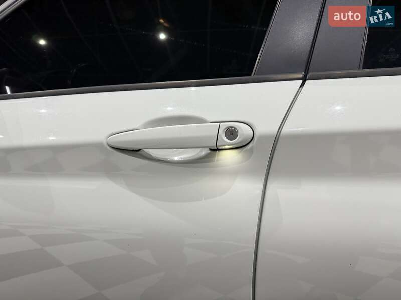 Хетчбек BMW 1 Series 2012 в Хмельницькому