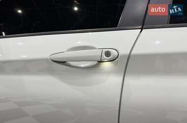 Хэтчбек BMW 1 Series 2012 в 