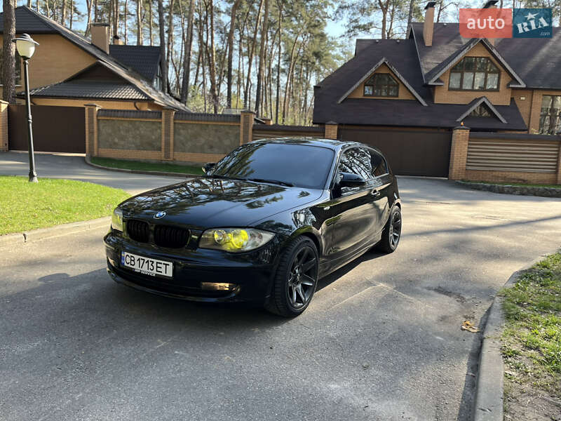 Хэтчбек BMW 1 Series 2008 в 