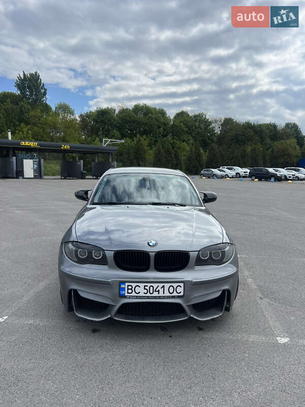 Хэтчбек BMW 1 Series 2009 в 