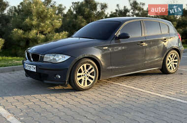 Хэтчбек BMW 1 Series 2005 в 