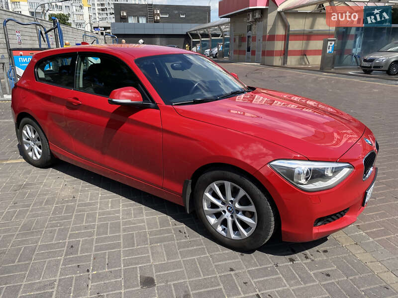 Хэтчбек BMW 1 Series 2013 в 