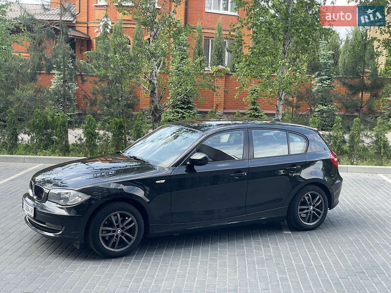 Хетчбек BMW 1 Series 2009 в Полтаві