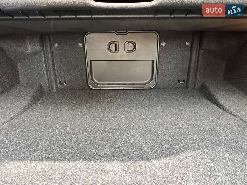 Кабриолет BMW 1 Series 2011 в Ужгороде