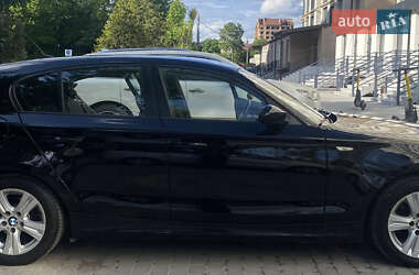 Хетчбек BMW 1 Series 2009 в 