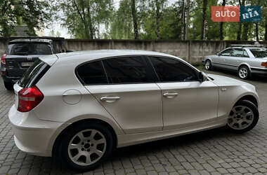 Хетчбек BMW 1 Series 2009 в 