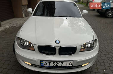Хетчбек BMW 1 Series 2009 в 