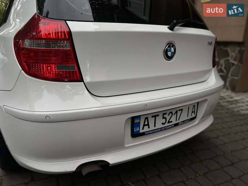 Хетчбек BMW 1 Series 2009 в Надвірній