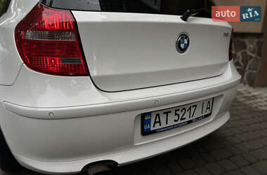 Хетчбек BMW 1 Series 2009 в 