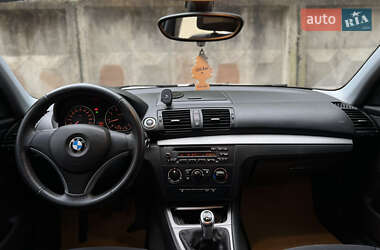 Хетчбек BMW 1 Series 2009 в 