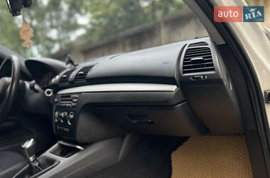 Хетчбек BMW 1 Series 2009 в 