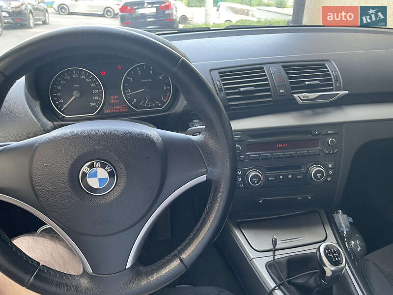 Хетчбек BMW 1 Series 2007 в Києві фото 7 Хетчбек BMW 1 Series 2007 в Києві