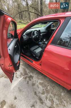 Хэтчбек BMW 1 Series 2005 в 
