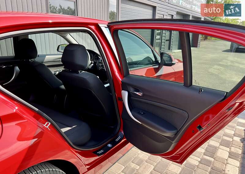Хэтчбек BMW 1 Series 2017 в Киеве