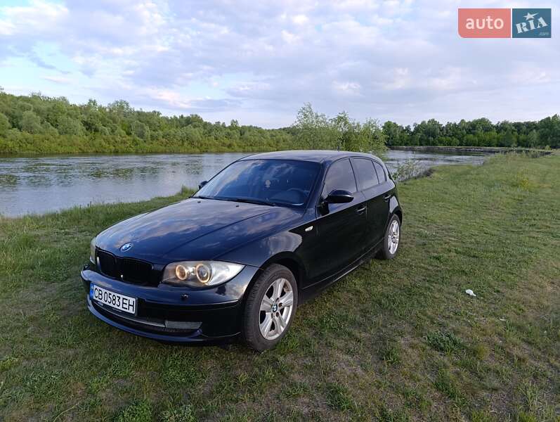Хетчбек BMW 1 Series 2007 в Сосницях