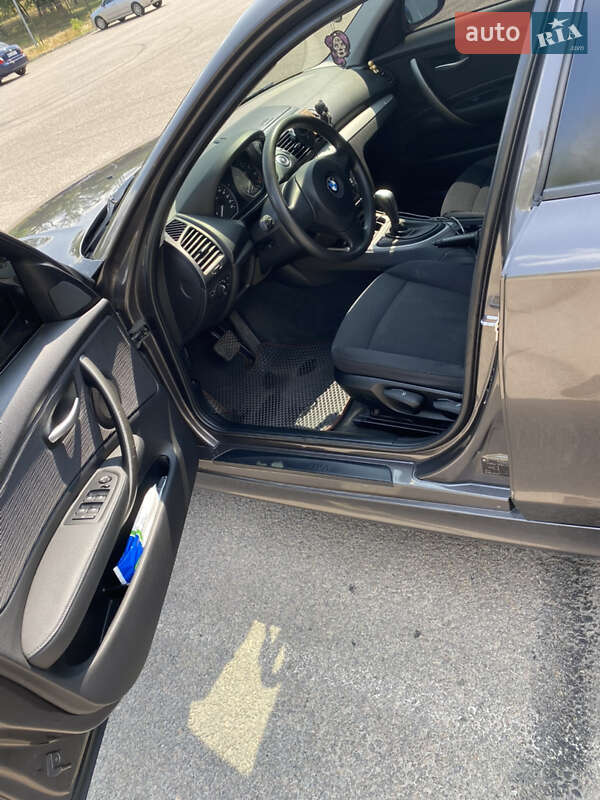 Хетчбек BMW 1 Series 2008 в Дніпрі