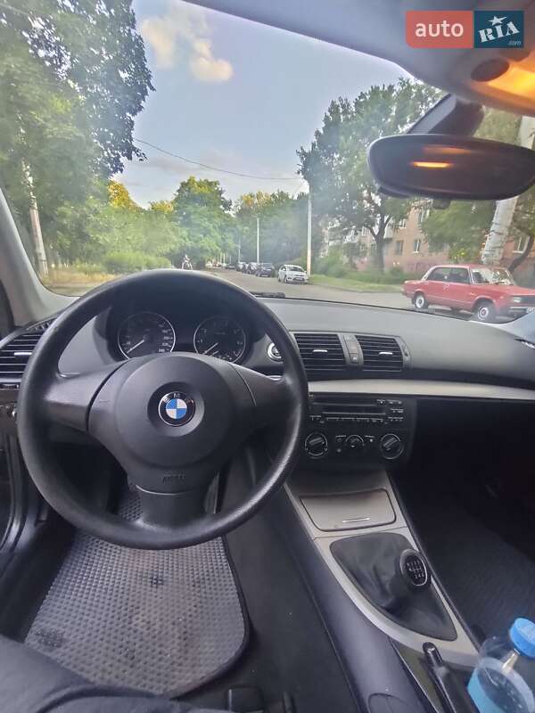 Хетчбек BMW 1 Series 2006 в Запоріжжі