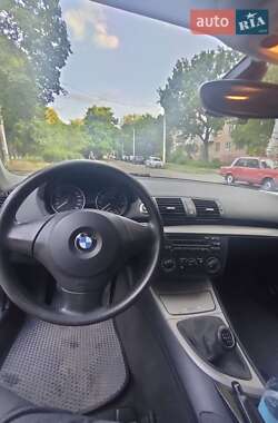 Хетчбек BMW 1 Series 2006 в 