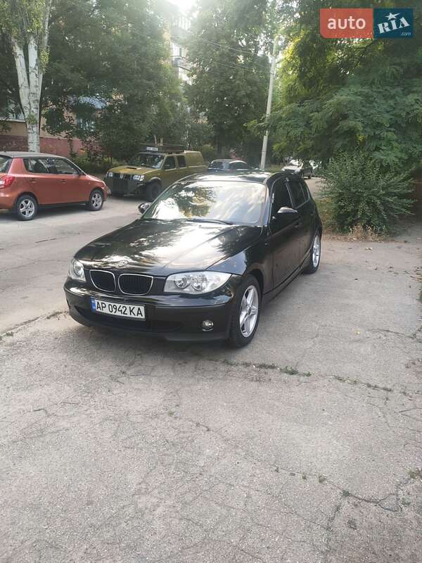 Хетчбек BMW 1 Series 2006 в Запоріжжі