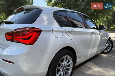 Хетчбек BMW 1 Series 2018 в 