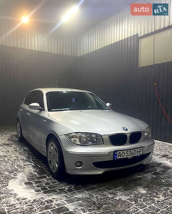 Хетчбек BMW 1 Series 2005 в Мукачевому