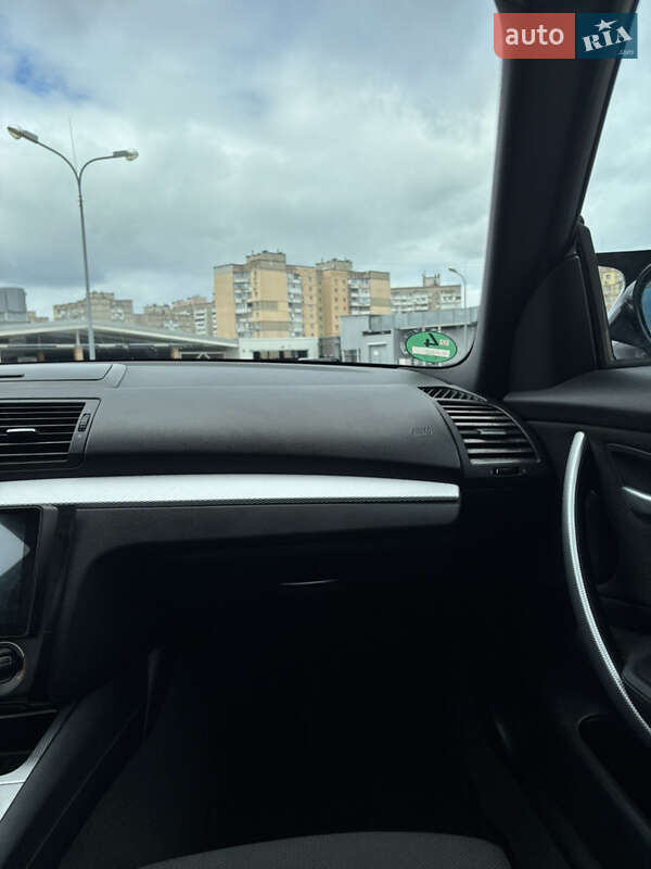 Хэтчбек BMW 1 Series 2008 в Киеве