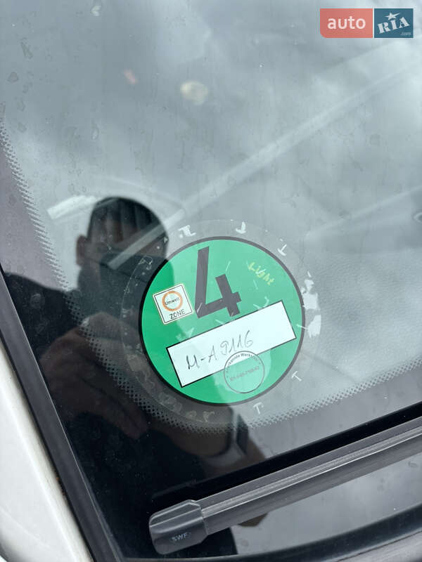 Хэтчбек BMW 1 Series 2008 в Киеве