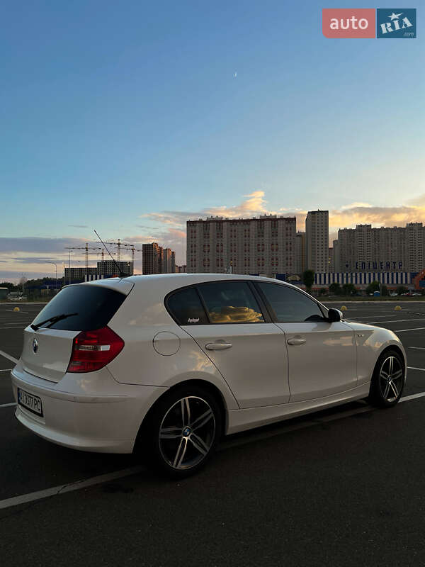 Хетчбек BMW 1 Series 2009 в Києві