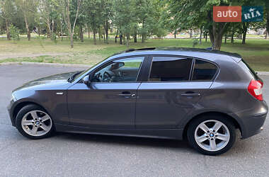 Хетчбек BMW 1 Series 2005 в 