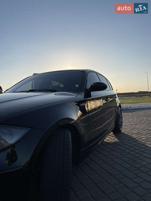 Хэтчбек BMW 1 Series 2007 в Червонознаменке