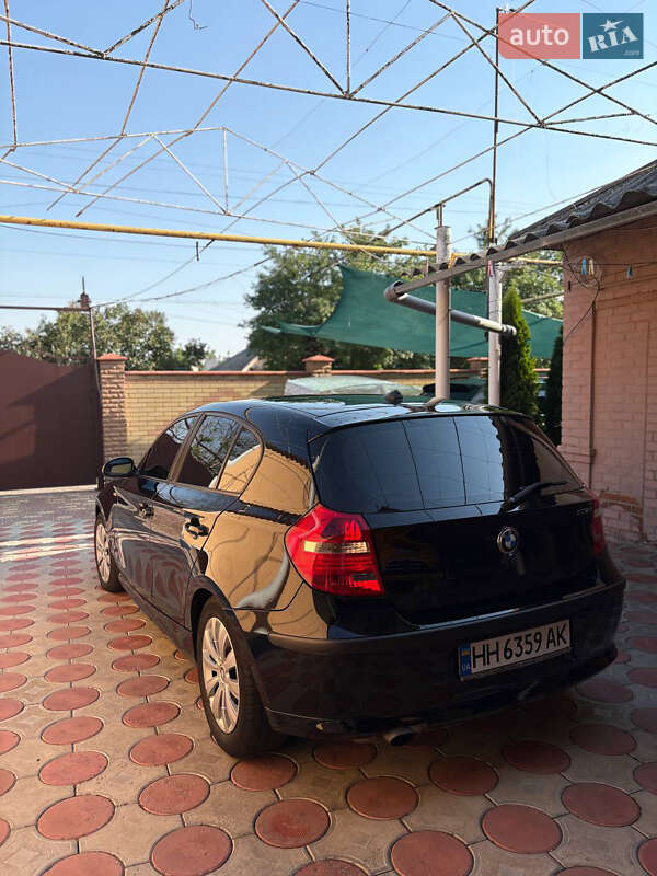 Хэтчбек BMW 1 Series 2007 в Одессе
