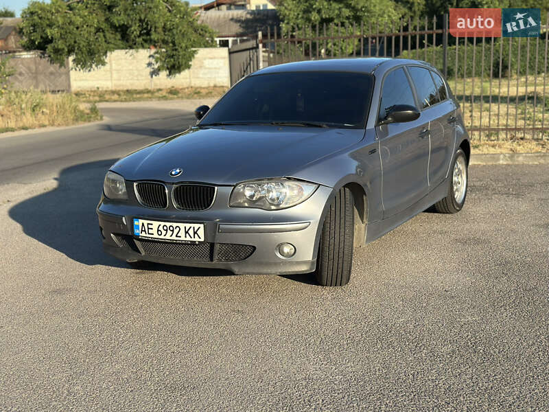 Хетчбек BMW 1 Series 2006 в Дніпрі