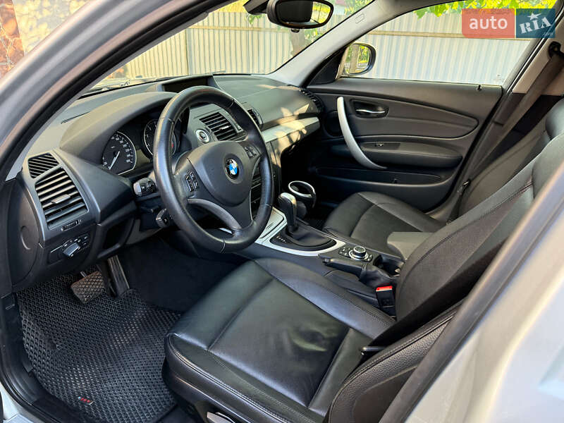 Хэтчбек BMW 1 Series 2011 в Ивано-Франковске