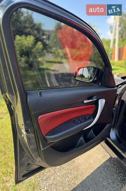 Хэтчбек BMW 1 Series 2012 в 