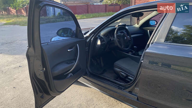 Хэтчбек BMW 1 Series 2005 в Виннице фото 5 Хэтчбек BMW 1 Series 2005 в Виннице