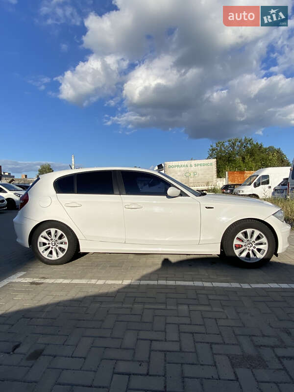 Хетчбек BMW 1 Series 2009 в Житомирі